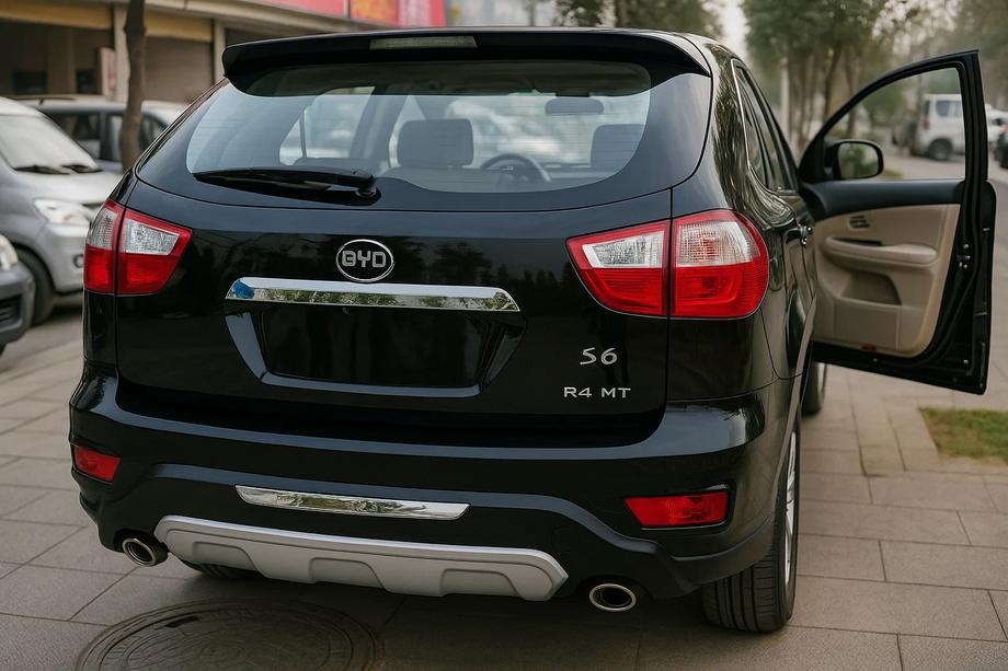 BYD S6 2010-2016 Heckschürze Image