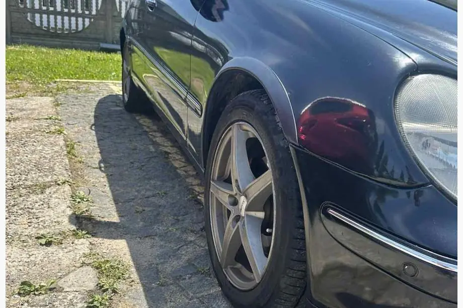 Mercedes C-class W203 2000-2007 Kotflügelverbreiterungen SD (4 Stk, schwarz, ABS-Kunststoff) Foto 2