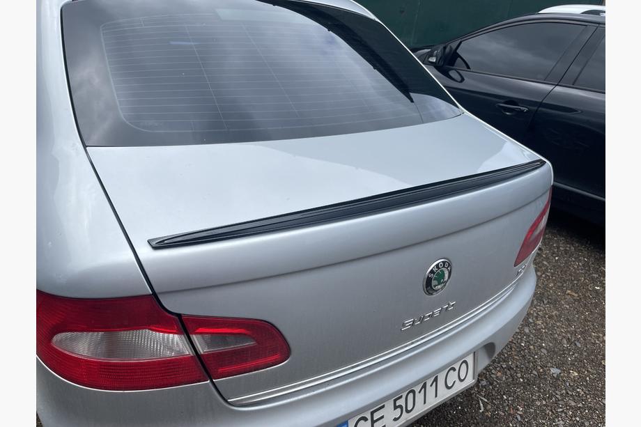 Skoda Superb 2009-2015 Heckspoiler LIP (Sunplex, schwarz) (115,8cm x 6,3cm) Foto 1