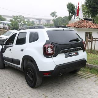 Kunststoffabdeckung für Kofferraumklappe (3-teilig) Dacia Duster 2018-2024 Foto 3