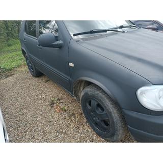 Kotflügelverbreiterungen (4 Stk, schwarz, ABS-Kunststoff) Mercedes ML W163 1997-2005 Foto 2