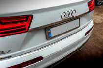 Audi Q7 2015–2026 Chromleiste über dem Kennzeichen (Edelstahl) Foto 2