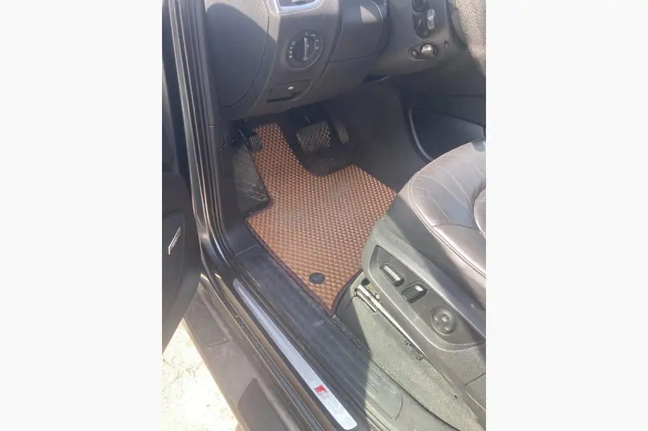 Audi Q7 2005-2015 EVA Fußmatten (ziegelrot) Image