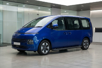Hyundai Staria 2021- Trittbretter Allmond Black (2 Stk., Aluminium) Foto 1