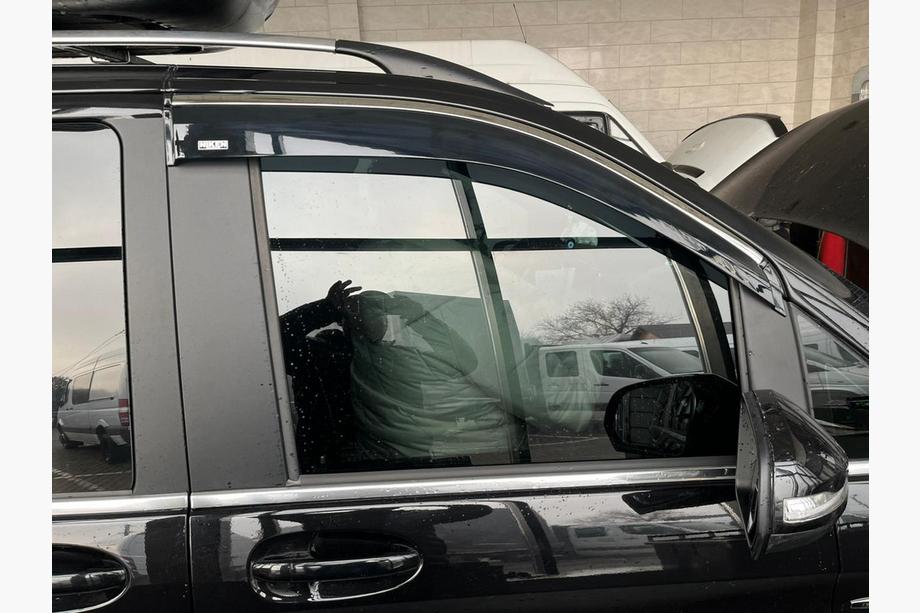 Mercedes Vito W639 2004-2014 Windabweiser mit Chromleiste (2 Stk, Niken) Image