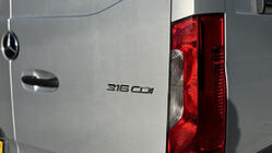 Mercedes Sprinter W907/W910 2018- Schriftzug 316 cdi Foto 2