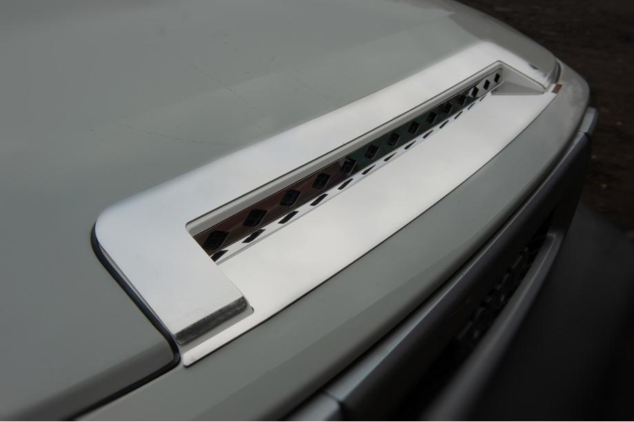 Toyota FJ Cruiser 2006-2022 Chrom Motorhaubenabdeckung (Edelstahl) Image